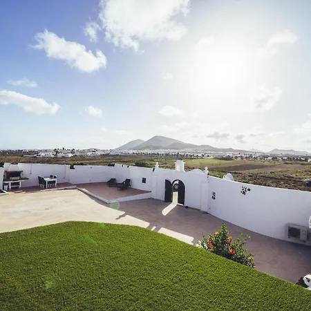 Amazing In San Bartolome Lanzarot Mozaga