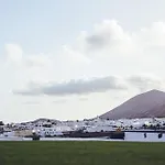 Amazing In San Bartolome Lanzarot 度假居