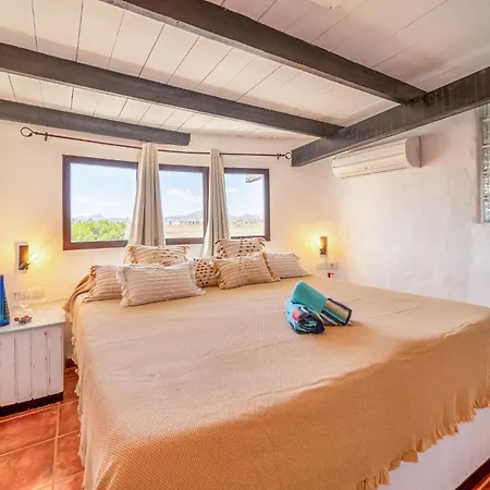 Amazing In San Bartolome Lanzarot Holiday home Mozaga